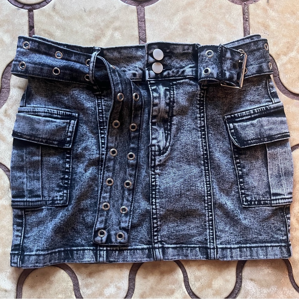 Windsor - Black Mini Skirt Casual